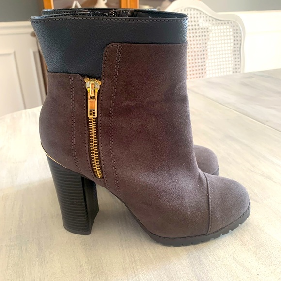 Juicy Couture Boots - Picture 2 of 5